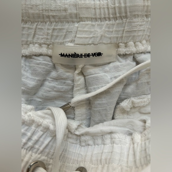 MANIERE DE VOIR White Textured Shorts SIZE M - Picture 3 of 4